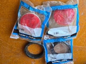 lot 217 image: Optronics Marker Lights and Grommets