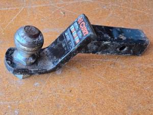 lot 223 image: CURT 7500 lbs Trailer Hitch with 2-516 Ball