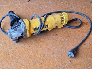 lot 276 image: DeWalt DW402 Angle Grinder - Appears to be missing nut
