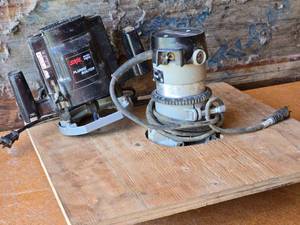 lot 289 image: SKIL Model 1823 Plunge Router and Porter Cable Model 6902 Router - Both Work