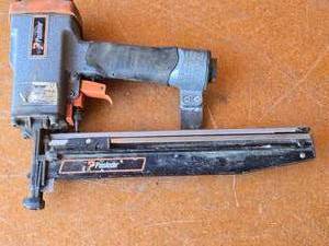 lot 299 image: Paslode 3250-F16 Pneumatic Finish Nailer