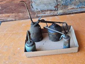 lot 305 image: Vintage Oil Cans and Dispensers Lot