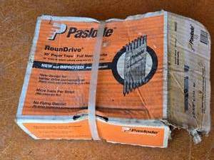 lot 307 image: Paslode RounDrive Nails 2-38 x .113 8d Box
