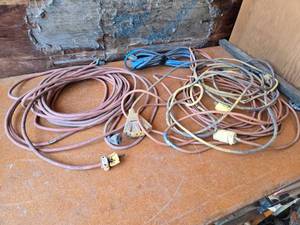 lot 314 image: Extension cords and cables - Will Need Repair