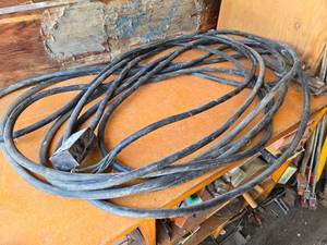 lot 318 image: Leviton 50 Amp 250 Volt Plug with 63 Type SO 600 Volt Power Cord - approximately 70 feet