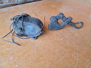 lot 355 image: Danfoss Damper Motor and Clamp