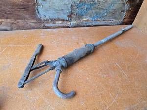 lot 358 image: Oil Barrel Pump