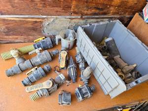 lot 379 image: Banjo Fitting Connectors and Valves
