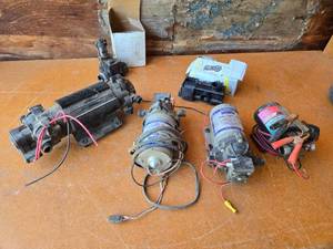 lot 380 image: Untested Lot of 12v Sprayer Pumps