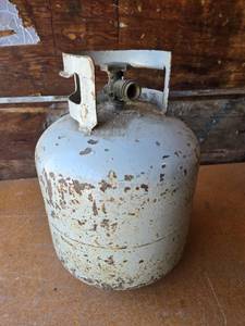 lot 387 image: Vintage Propane Tank with Valve about 14 Full