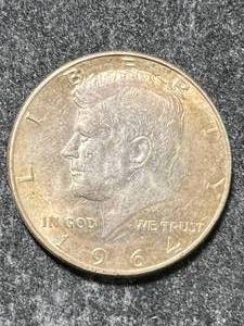 lot 28 image: 1964 US KENNEDY HALF DOLLAR
