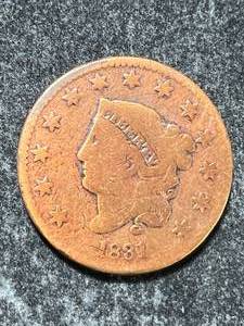 lot 32 image: 1831 US CORONET HEAD LARGE CENT