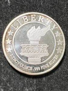 lot 35 image: 1 TROY OZ .999 FINE SILVER LIBERTY ROUND