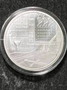 lot 52 image: 1 TROY OZ .999 FINE SILVER KING ARTHUR ROUND IN AIRTITE