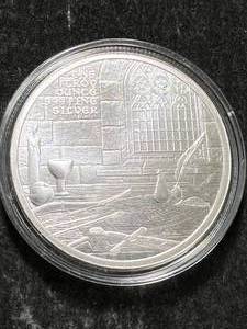 lot 62 image: 1 TROY OZ .999 FINE SILVER ROUND IN AIRTITE