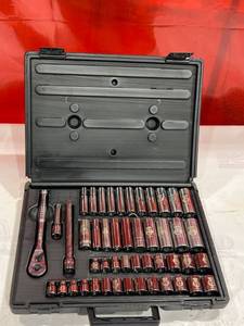 lot 524 image: NAPA Hand Tools Professional Metric Socket Set with Case