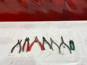 lot 527 image: Assorted Pliers