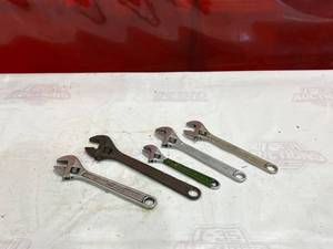 lot 536 image: 5 Adjustable Wrenches with Various Handles