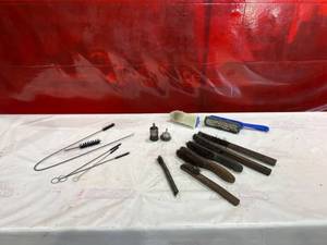 lot 537 image: Wire Brushes, Detailing Tools, and Attachments