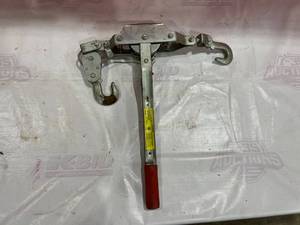lot 720 image: American Power Pull Corp 2 Ton Manual Cable Puller