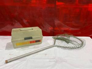 lot 809 image: Plastic Tackle Box with Contents and Fishing Net