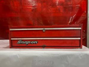 lot 77 image: Empty Snap-on Red Metal Two-Drawer Tool Chest