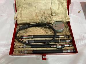 lot 201 image: Snap-on Tools Compression Tester Set with Case