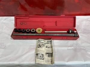 lot 303 image: Camshaft Bearing Tool Set