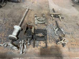 lot 397 image: Automotive Pullers and Specialty Clamps Set