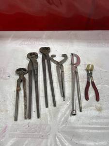 lot 542 image: Seven Mixed Hand Tools Including Pliers and Nippers