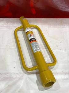lot 815 image: CountyLine 16 lb. TPost Driver and Straightener