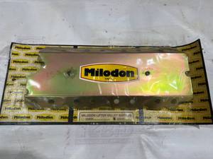 lot 91 image: Milodon Lifter Valley Baffle Model 32600 in Original Packaging