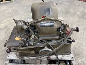 lot 413 image: Sioux Valve Face Grinding Machine by Albertson & Co.