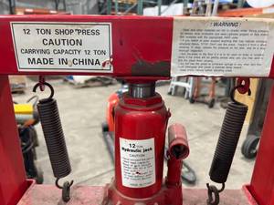 lot 745 image: 12 Ton Hydraulic Shop Press Made in China