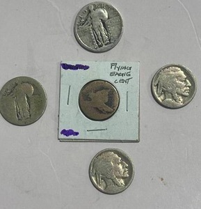 lot 33 image: Vintage Coin Lot