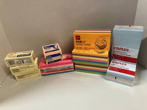 lot 13 image: Assorted Sticky Notes