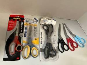 lot 22 image: Miscellaneous Scissors