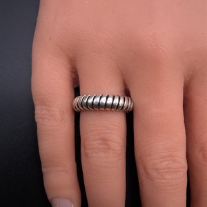 lot 53B image: Classic Spiral Sterling Silver Ring  Vintage Look, Mexico  VIDEO
