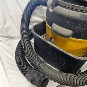 lot 3 image: Shop Vac, 8 Gallon with Lawn SeederFertilizer