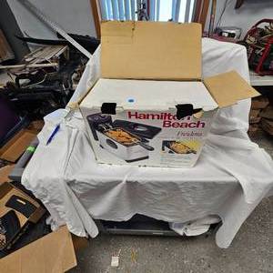 lot 4 image: Hamilton Beach Stainless Deep Fryer, 12 cup