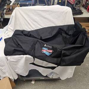 lot 8 image: Polaris Everest XXL Duffle Bag and Polaris Bag