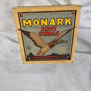 lot 133 image: Monark by Federal Vintage 12ga #5, Mallard box