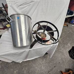 lot 232 image: Turkey Fryer