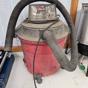 lot 233 image: Craftsman Shop Vac