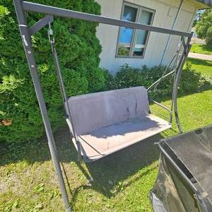 lot 265 image: Yard Swing Love Seat Frame(no cushions)