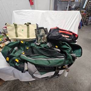 lot 189 image: XXL Duffle Baga dn 3 other smaller Duffle Bags