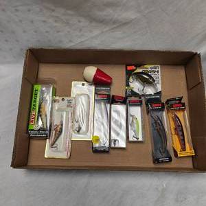 lot 214 image: Lot of  9 Rapalas, like new in boxes