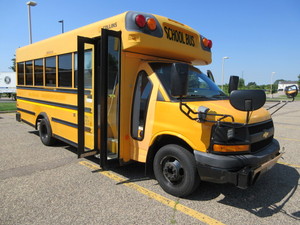 2009 CHEVY, 29 PASSENGER, SHORT SCHOOL BUS
