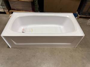 lot 22 image: LIPPERT PLASTIC RV TUB