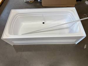 lot 35 image: LIPPERT RV TUB - CENTER DRAIN